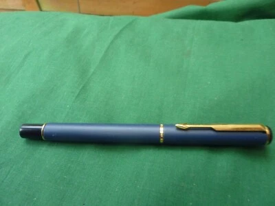 1997 PARKER RIALTO FOUNTAIN PEN - BLUE, M NIB (IP) - Image 1 of 4