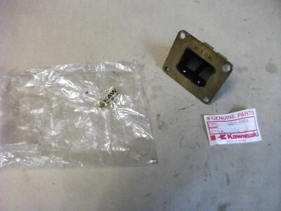 Bloque de válvula de caña Kawasaki de nuevo KE175 década de 1970 Foto 1 de 2