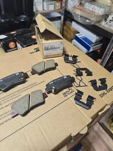 Set pastiglie freno posteriori Hyundai i20 i40 ioniq Tucson. 583023ZA16 originale - Foto 1 di 1