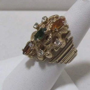 Vtg Textured Gold Tone Purple Green Yellow Clear Rhinestones 18KGE Ring Size 7 - Picture 1 of 8