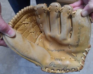 Wilson Tony Conigliaro Boston Red Sox Youth Glove Model 1099 - Used - Picture 1 of 3