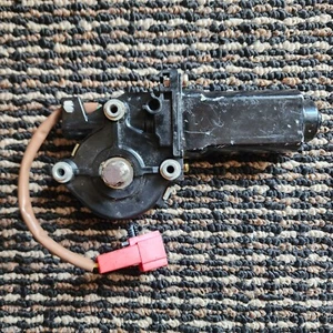 91 92 93 94 95 Plymouth Voyager Chrysler Dodge Caravan Left Driver Window Motor - Picture 1 of 3