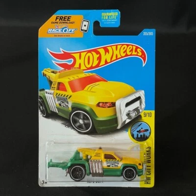 Hot Wheels HW City Works 9/10 2017 Repo Duty #355 amarillo/verde con radios Pr5 negros Foto 1 de 4