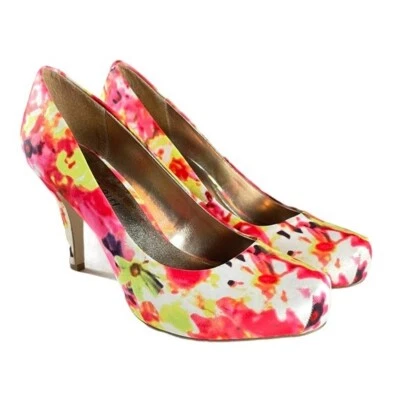 Sapato social Madden Girl Heels feminino tamanho 7.5 floral brilhante Getta Pumps Stiletto - Imagem 1 de 4