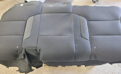 Оригинальная ткань для задней части сиденья Chevrolet Silverado GMC Sierra 2022.5-2024 без места для хранения - Изображение 1 из 4