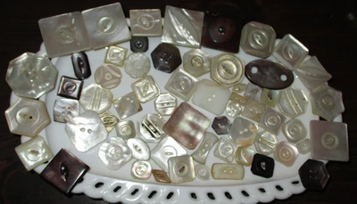 LOTE 60+ BOTONES ANTIGUOS DE MADREPERLA PARA FREGONA - TODAS LAS FORMAS DIFERENTES MUCHOS TALLADOS Foto 1 de 4