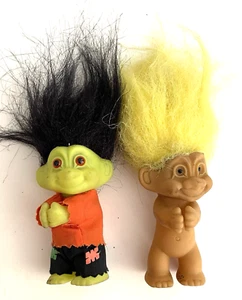 2 BAMBOLE TROLL RUSS Pinze Frankenstein +1 Bambola CAPELLI GIALLI Halloween COSTUME - Foto 1 di 9