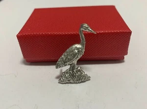 HERON PEWTER PIN BADGE ORGANZA BAG AND GIFT BOX OPTION BIRTHDAY CHRISTMAS BIRDS - Picture 1 of 5