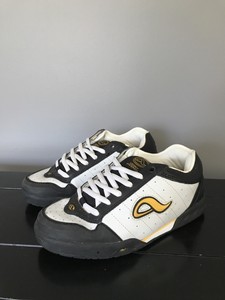 adio athletic sneakers