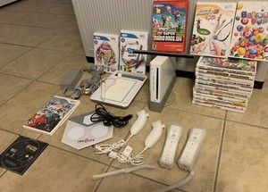 Nintendo Wii RVL-001 Controllers  19 Games U-Draw Disney Infinity Super Mario