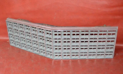 Cadillac Deville Fleetwood 1976 parrilla de plástico cromado soporte superior moldura Foto 1 de 4