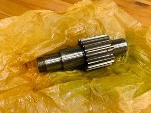 NEW GENUINE OIL PUMP GEAR FOR DORMAN 6QZ DIESEL ENGINE - Picture 1 of 5