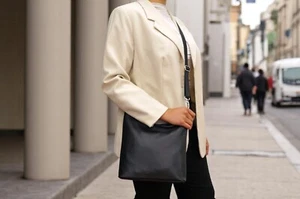 Bolso de mujer de cuero auténtico italiano ¡práctico y hermoso! Negro - Imagen 1 de 4