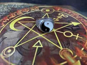 Ring Trillionaire Maker Real Magic Ring 99990 Wealth Lottery Money Success - Picture 1 of 3