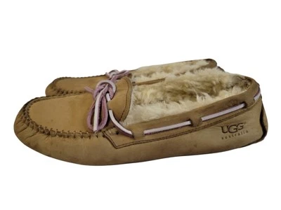 Zapatillas mocasín UGG Dakota interior exterior para mujer talla US 8 cuero marrón Foto 1 de 4