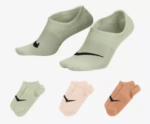 Nike Socks Womens Medium Dri FIT Lightweight 3 Pairs No Show Footie Multicolor - Picture 1 of 5