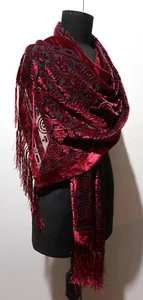 50 x 162cm Oblong Deep Red & Black Cut Velvet Scarf - Picture 1 of 8