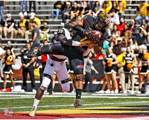 DJ Moore Maryland Terrapins Unsigned Touchdown Catch 16x20 Photo Cover