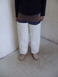 BRANDNEU LANGE WEISSE ZIEGENFELL BEINWÄRMER BEINWÄRMER DAMEN FRAU - Bild 1 von 1