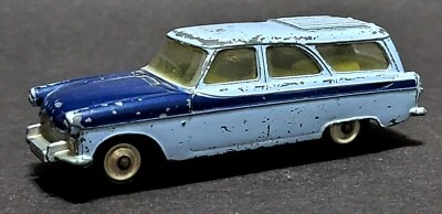 Vintage Corgi Toys Ford Zephyr Estate Car 424 - Image 1 of 4