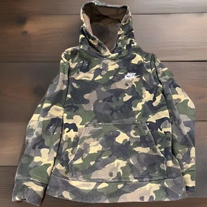 Nike Camo Boys Sportswear Club Fleece Printed Pullover Hoodie Size 7 Large - Picture 1 of 3