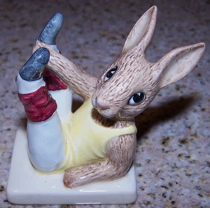 Adorable Vintage Royal Doulton English Aerobic Rabbit Bunnykin - Picture 1 of 3