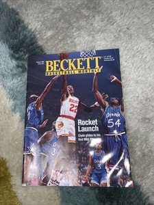 Beckett Basketball Monthly - August 1995 - Issue #61 - Rocket Launch NBA Title