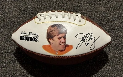 Mini fútbol americano John Elway Broncos #7 con retrato Foto 1 de 2