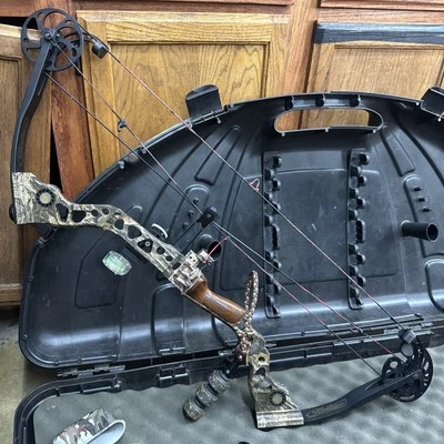 Mathew’s Solocam Camo Compound Bow Case Accessories Sight Stabilizer Set RH 70lb - Image 1 of 4