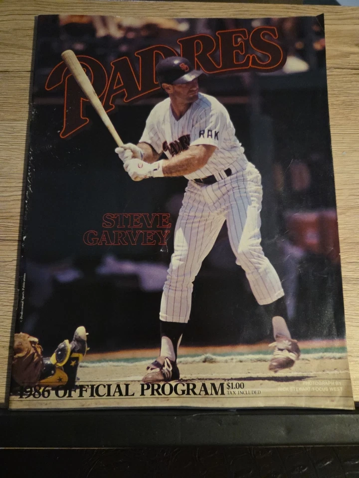 1986 San Diego Padres Vs Reds GAME TICKET~Official Padres Program Magazine - Image 1 of 4