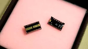 OSRAM (Siemens) SCDV5544 Vertical 4 Character 5x5 Green LED Display - Picture 1 of 3