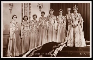 Queen Elizabeth II With Her Maids Of Honour 1953 Coronation RP Postcard - Picture 1 of 2