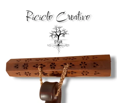 Melodia sospesa: supporto da parete per dulcimer e violino - Immagine 1 di 2