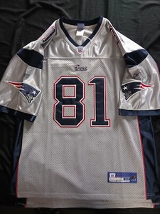 NEW ENGLAND PATRIOTS GREY RANDY MOSS JERSEY SIZE 52 HALL OF FAMER - Picture 1 of 8