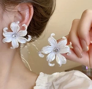 White Floral Stud Earrings – Resin with Cubic Zirconia Accents - Picture 1 of 4