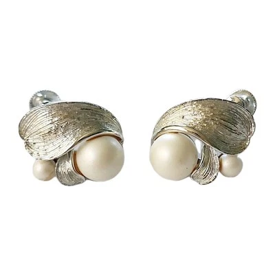 Elegantes Pendientes Lisner Plateados Imitación Perla Tornillo Trasero Estate Foto 1 de 4