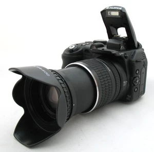 Fuji FinePix S9500 Digital Bridge Camera D-SLR style 28-300mm 10x Zoom Lens +1GB - Picture 1 of 10