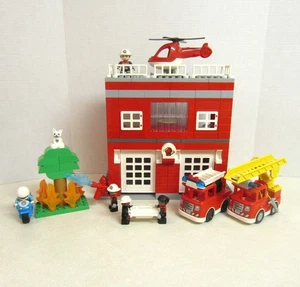 Lego DUPLO Estación de Bomberos 10970 Camiones de Bomberos Helicóptero Más Ladrillos 200+ Piezas - Imagen 1 de 22