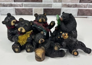 Young's Bears Black Resin Figure Lot 6 Red Plaid Scarf Carved Look Cabin Decor - Foto 1 di 20