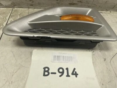 Land Rover LR2 2008 luz marcadora de guardabarros del lado del pasajero delantero derecho con molduras Foto 1 de 4