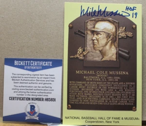 "MIKE MUSSINA" HALL OF FAME GOLD PLAQUE POST CARD(Beckett) - Picture 1 of 2