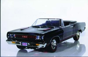 1:18 Ertl Plymouth GTX '69 426 Hemi Convertible white, black, red, MIB - Picture 1 of 6