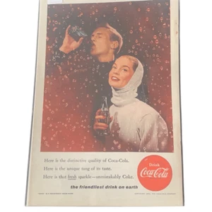 Publicidad publicitaria vintage 1956 de Coca-Cola The Friendliest Drink on Earth - Imagen 1 de 4