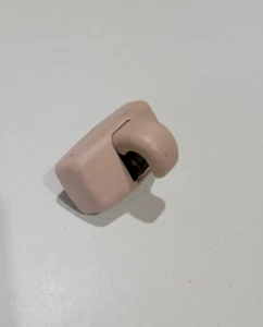 98-05 VW Jetta Passat Golf Beetle TAN BEIGE SUN VISOR CLIP MK4 clips Audi A4 - Picture 1 of 7