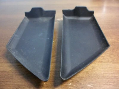 2011 Hyundai Veracruz -  Rear Door Bolt Cover Pair - Imagem 1 de 4