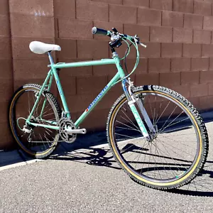 Vintage Bianchi Grizzly Mountain Bike MTB Shimano Deore Medium/Large 21.5 inch - Picture 1 of 23