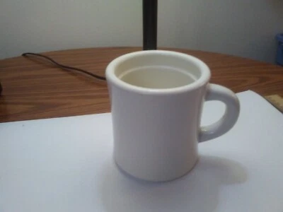 Taza de escritorio Aladdin aislada de 16 onzas Foto 1 de 4