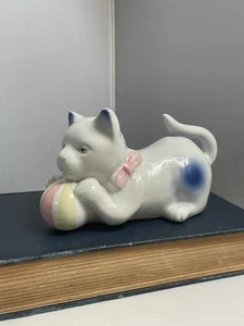 Vintage Blue White Ceramic Kitty Cat w/ Ball Green Eyes Stamped 5.5” - Picture 1 of 15
