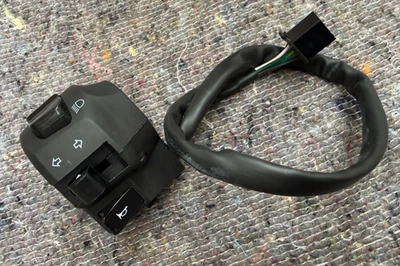 Interruptor de guidão esquerdo Royal Enfield 350 clássico modelo tardio novo - Imagem 1 de 2