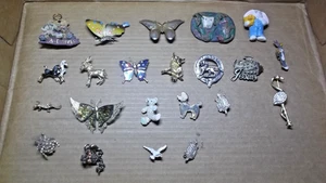 Vintage e nuovo varie lotto di (24) spille spille tono oro argento tema animale - Foto 1 di 6